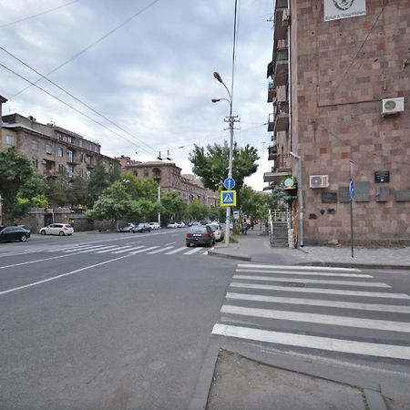 Charents Guest House Yerevan Exterior photo